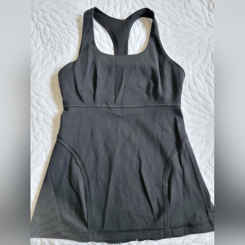 Lululemon tank size 8